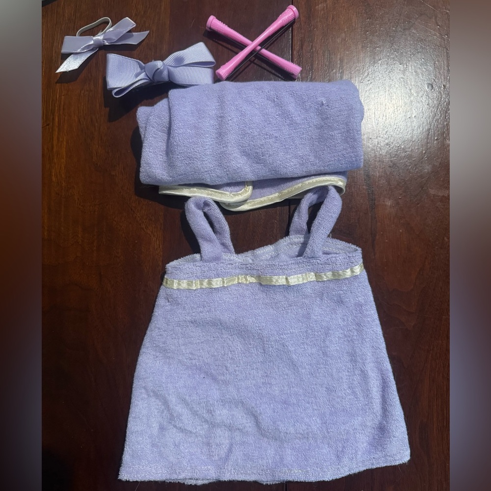 American Girl Doll Lavender Towel and Robe Set w/  Accessories